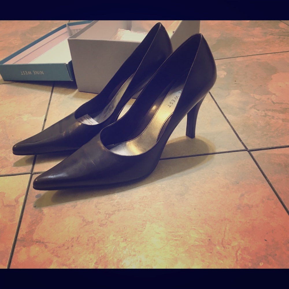 Nine West Black Pumps